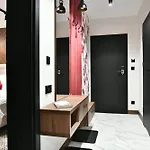 6 Gwiazdek Apartmanhotel 3*
