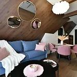 6 Gwiazdek Apartmanhotel 3*