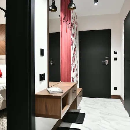 6 Gwiazdek Aparthotel 3*