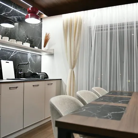6 Gwiazdek Aparthotel 3*