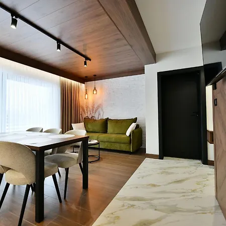 6 Gwiazdek Aparthotel 3*