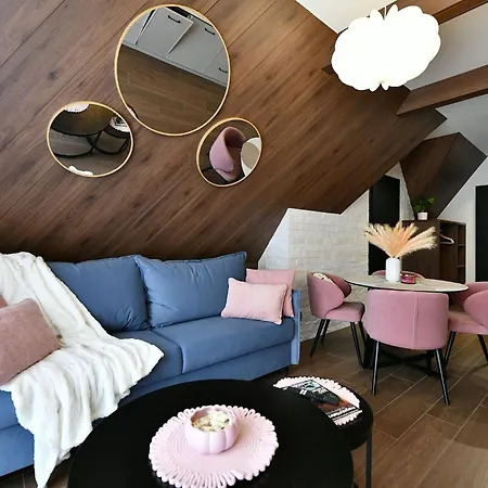 6 Gwiazdek Aparthotel 3*